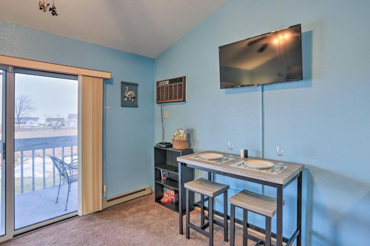 Condo With Balcony, Dock And Access To Lake Erie Sand Beach Екстер'єр фото
